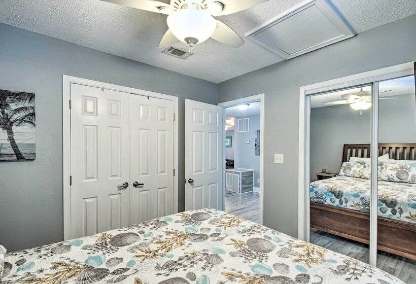 Pensacola Home   2 Blocks From Boat Launch!