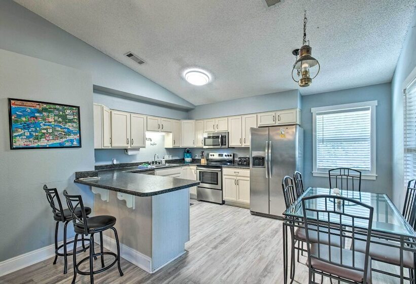 Pensacola Home   2 Blocks From Boat Launch!