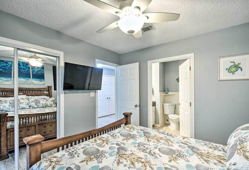 Pensacola Home   2 Blocks From Boat Launch!