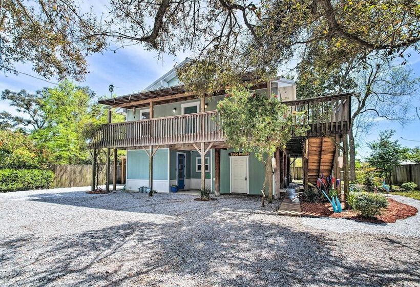 Pensacola Home   2 Blocks From Boat Launch!