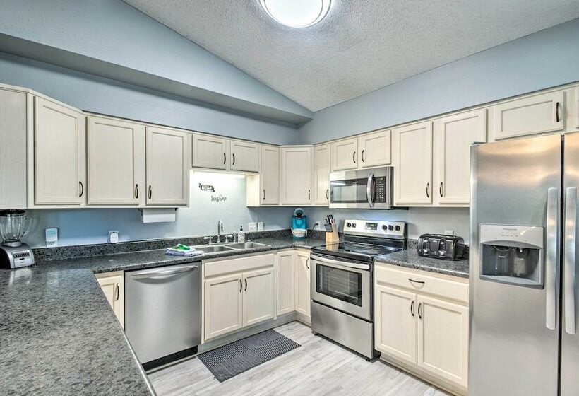 Pensacola Home   2 Blocks From Boat Launch!