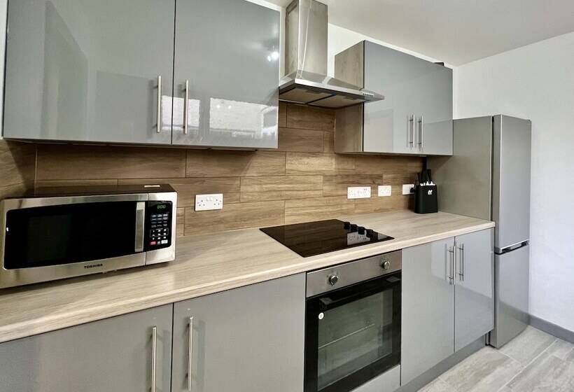 Пансион Bramhall House