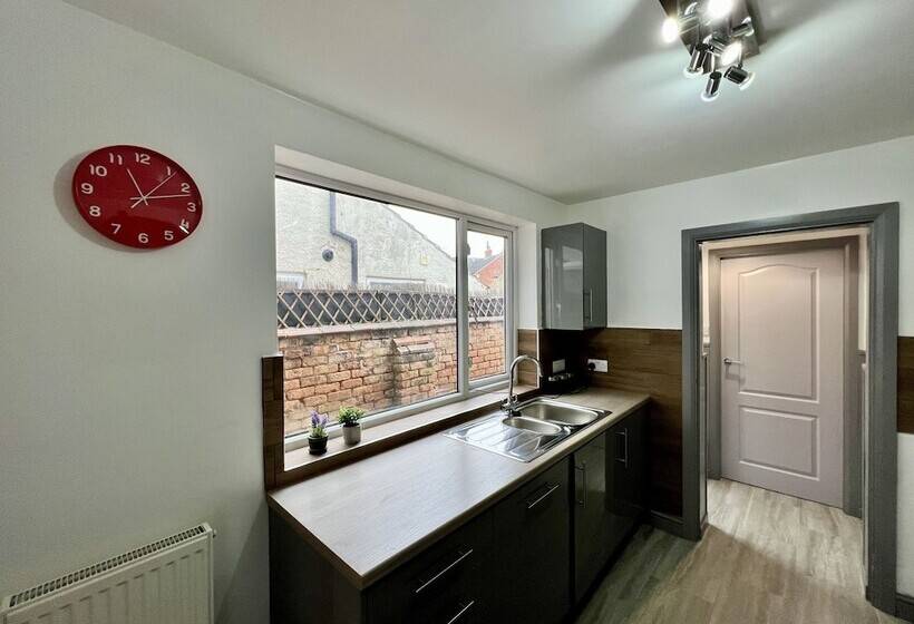 Пансион Bramhall House