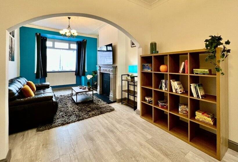 Пансион Bramhall House