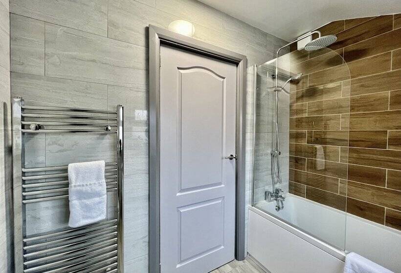 Пансион Bramhall House