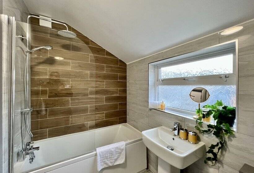 Пансион Bramhall House