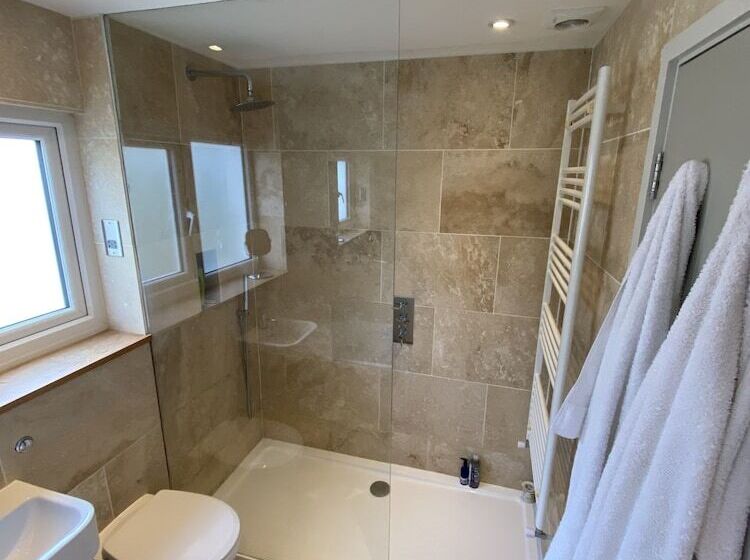 膳宿费 East Park Lodge