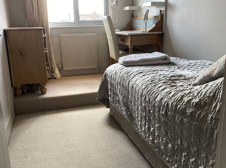 膳宿费 East Park Lodge