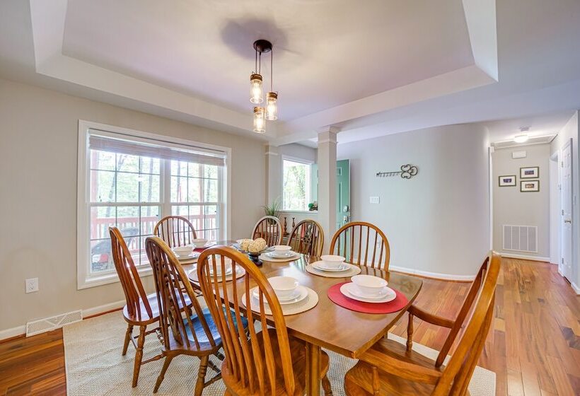 Pet Friendly Arden Retreat W/ Private Hot Tub
