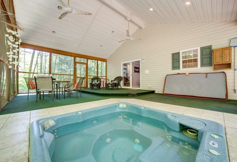 Pet Friendly Arden Retreat W/ Private Hot Tub