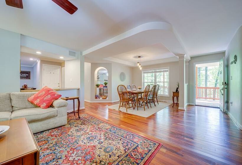 Pet Friendly Arden Retreat W/ Private Hot Tub