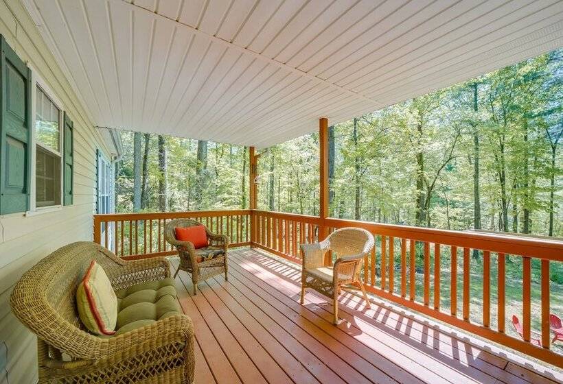 Pet Friendly Arden Retreat W/ Private Hot Tub