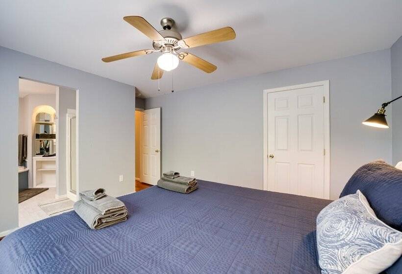 Pet Friendly Arden Retreat W/ Private Hot Tub