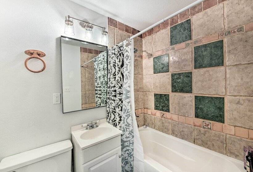 Pet Friendly Home Near Downtown Buena Vista!