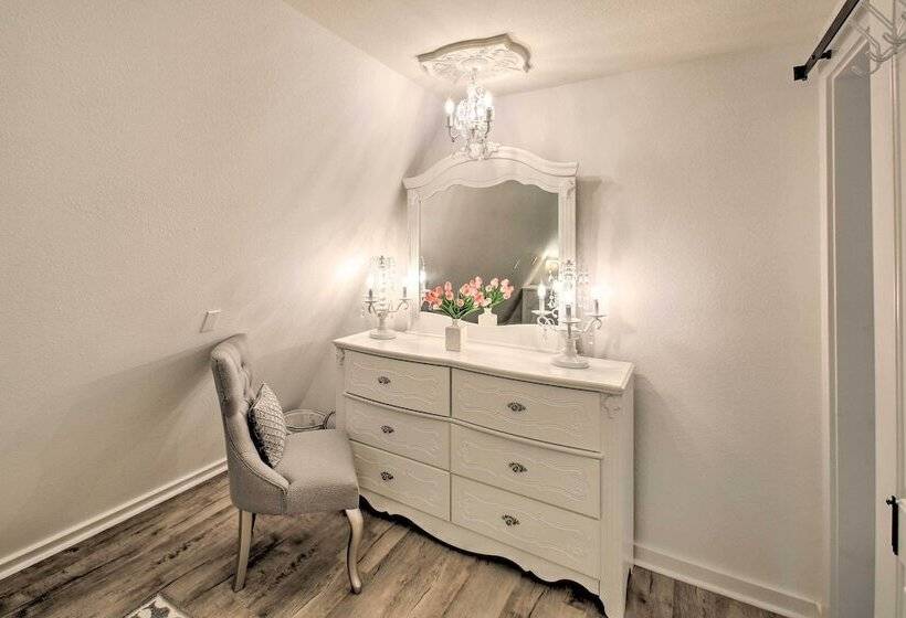 Deck, Boat Slip + Views: Lake Hamilton Cabin!