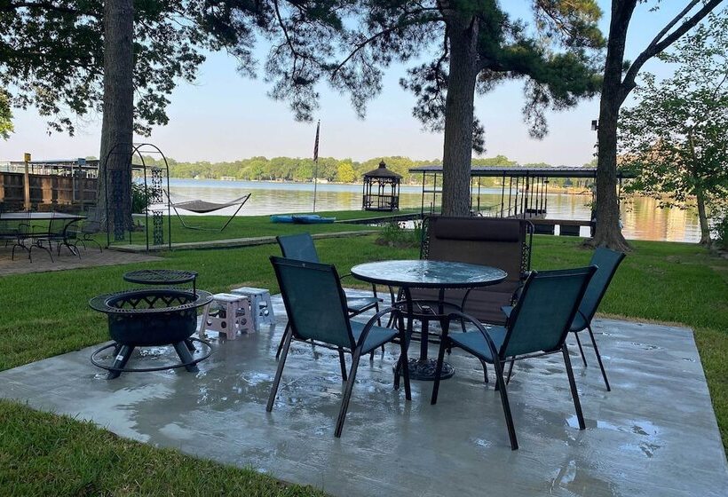 Deck, Boat Slip + Views: Lake Hamilton Cabin!