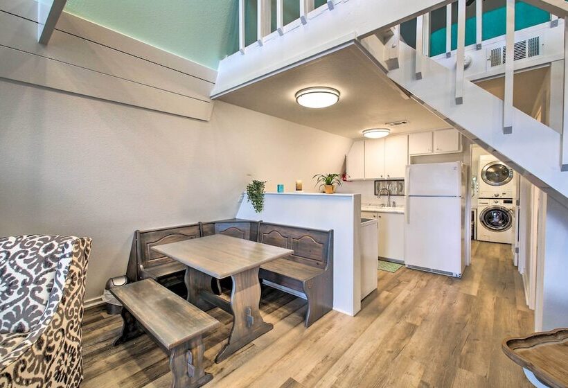 Deck, Boat Slip + Views: Lake Hamilton Cabin!