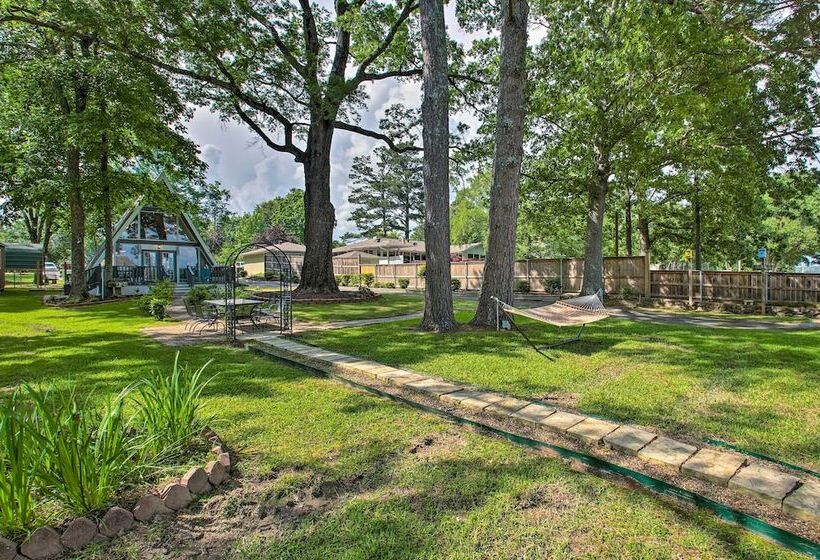 Deck, Boat Slip + Views: Lake Hamilton Cabin!