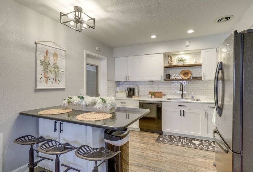 Pet Friendly Largo Escape W/ Fire Pit!