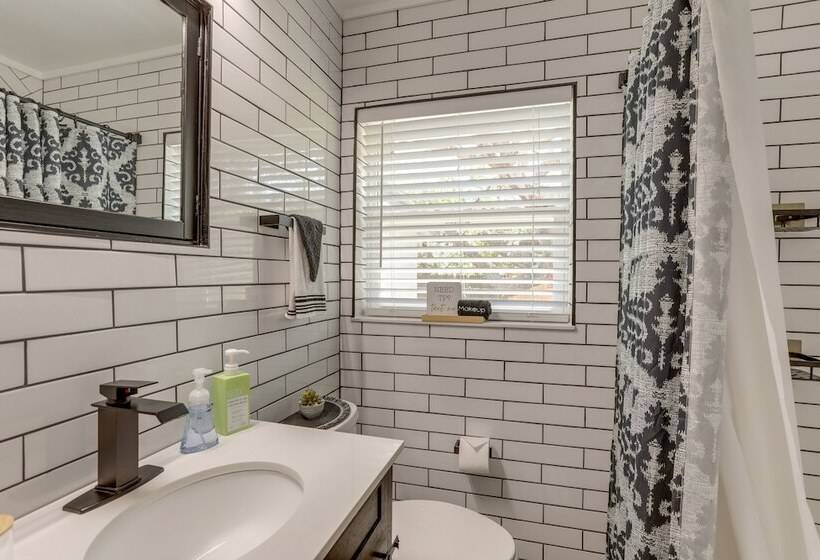 Pet Friendly Largo Escape W/ Fire Pit!