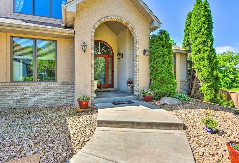 Pet Friendly Maple Grove Gem W/ Private Yard!