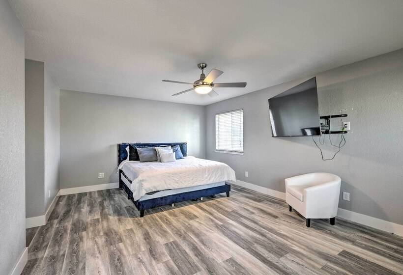 Modesto Home W/ Deck   2 Mi To Vintage Faire Mall