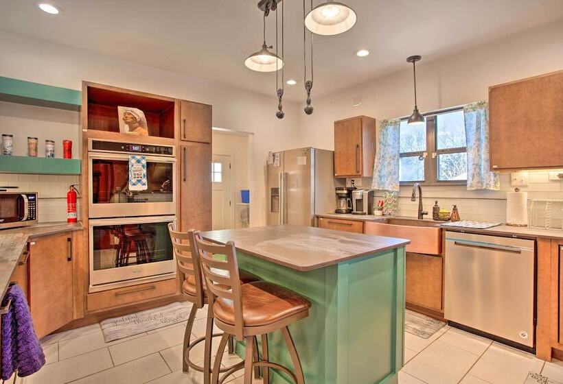 Pet Friendly Okc Home W/ Yard ~ 5 Mi To Dtwn!