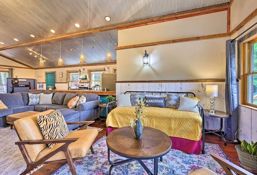 Pet Friendly Outdoor Paradise W/ Grill, Decks