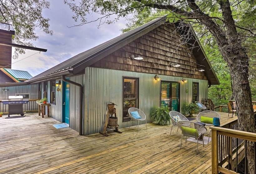 Pet Friendly Outdoor Paradise W/ Grill, Decks