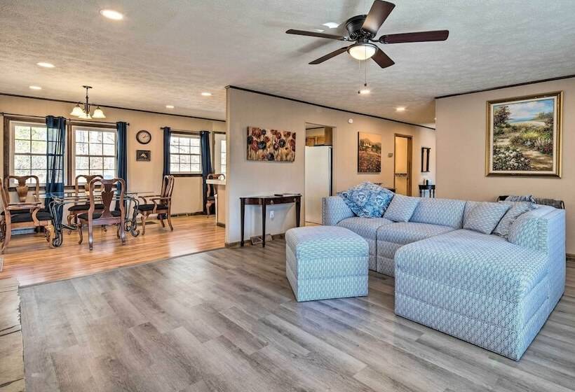 Pet Friendly Saluda Home W/ Mountain Views!
