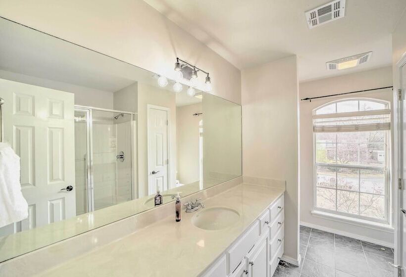 Pet Friendly Tulsa Escape W/ Private Hot Tub!