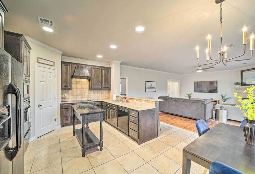 Pet Friendly Tulsa Escape W/ Private Hot Tub!