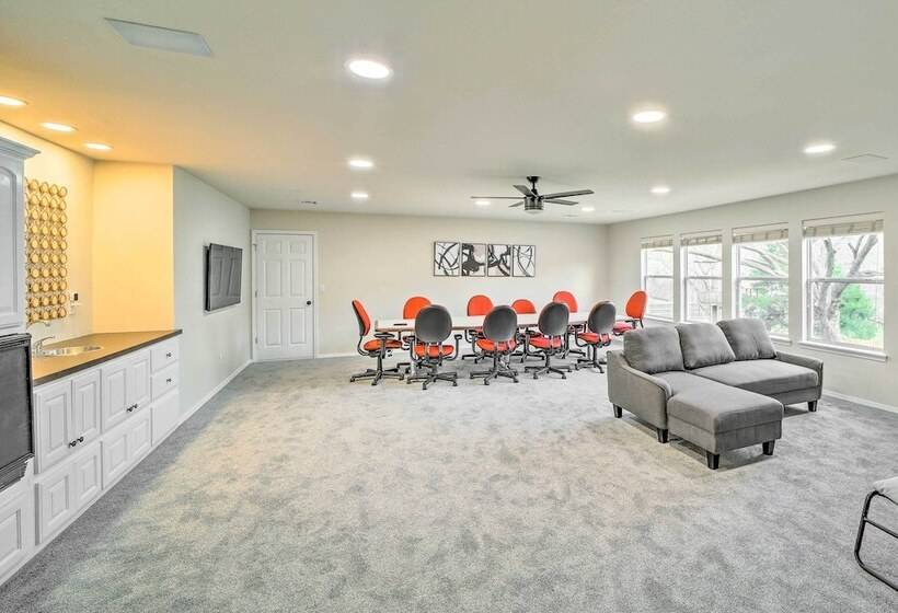 Pet Friendly Tulsa Escape W/ Private Hot Tub!