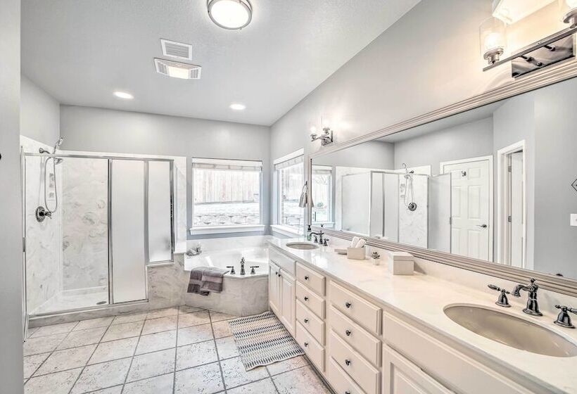 Pet Friendly Tulsa Escape W/ Private Hot Tub!