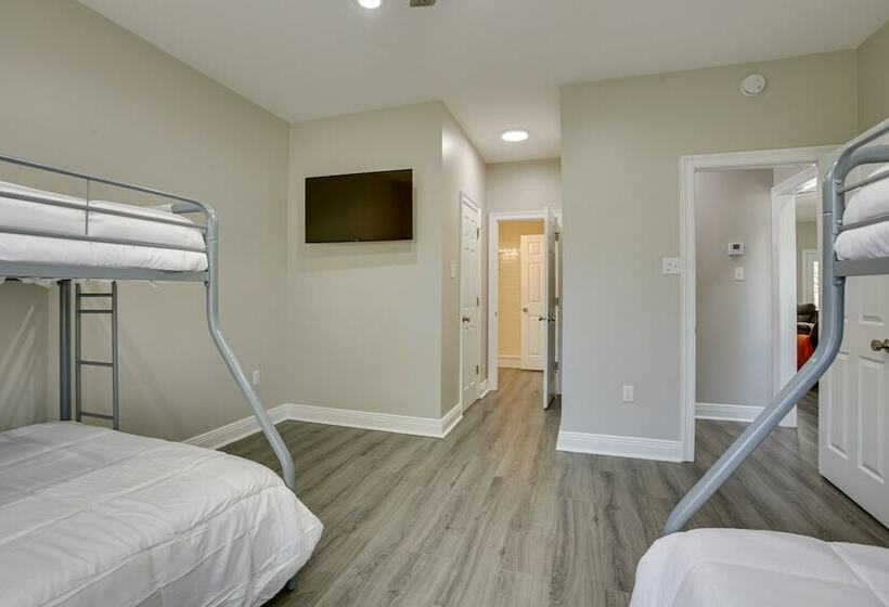 Pet Friendly Home Near Chappapeela Sports Park!