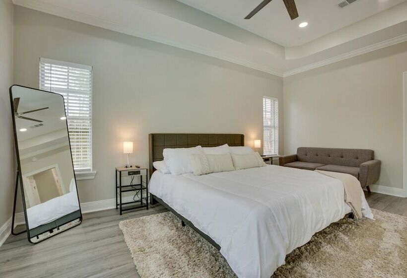 Pet Friendly Home Near Chappapeela Sports Park!