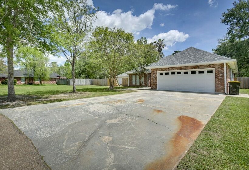 Pet Friendly Home Near Chappapeela Sports Park!