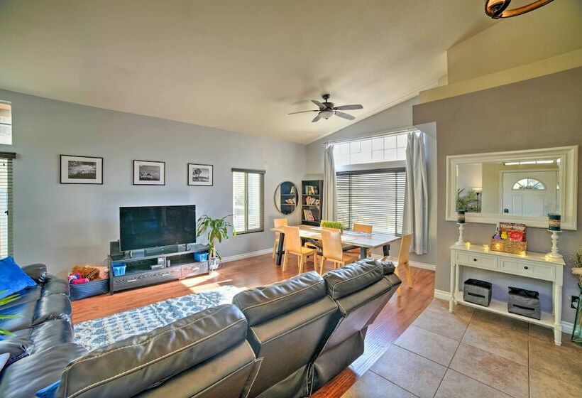 Pet Friendly Moreno Valley Home W/ Mtn Views!