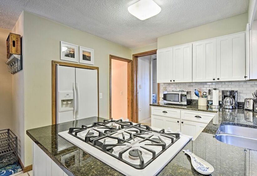 Waterfront Petoskey Cottage W/ Deck + Grill!