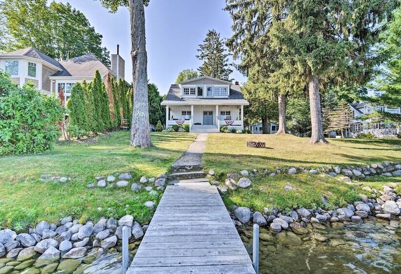 Waterfront Petoskey Cottage W/ Deck + Grill!
