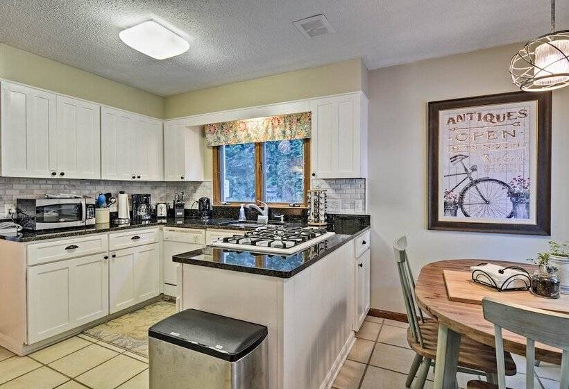 Waterfront Petoskey Cottage W/ Deck + Grill!