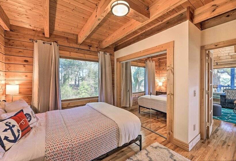 Picturesque Family Cabin W/ Views & Treehouse