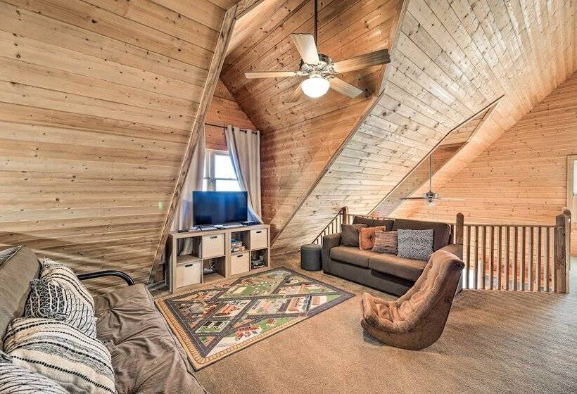 Picturesque Family Cabin W/ Views & Treehouse