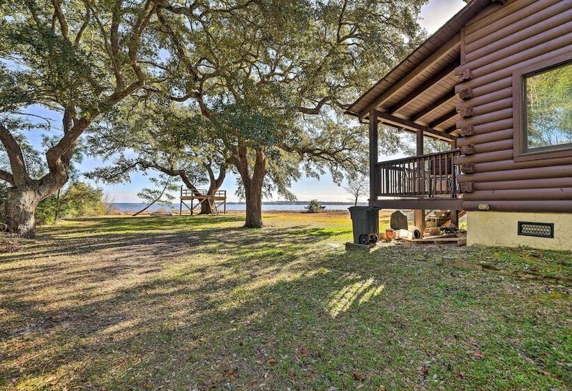 Picturesque Family Cabin W/ Views & Treehouse