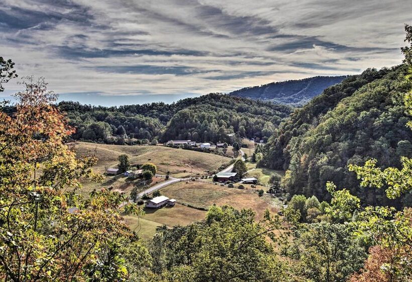Pigeon Forge  Scenic Solitude  W/ Private Hot Tub!