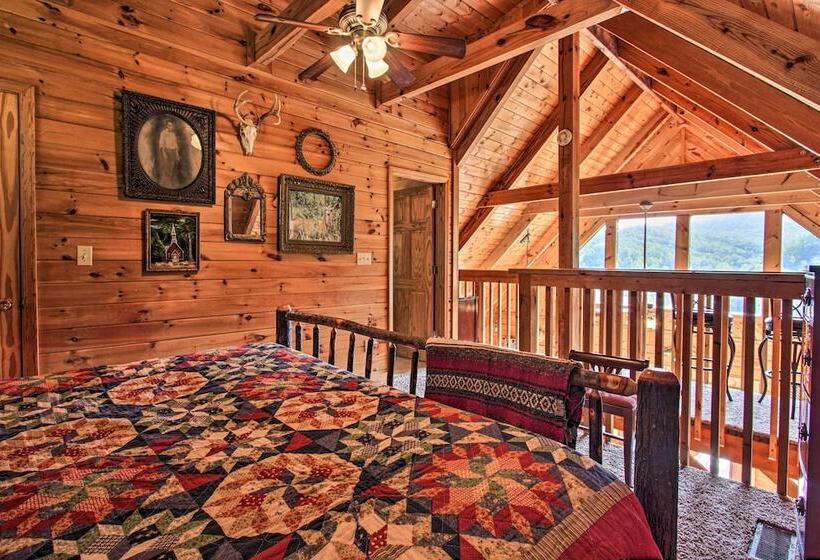 Pigeon Forge  Scenic Solitude  W/ Private Hot Tub!