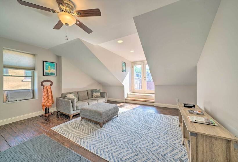 Pittsburgh Row Home: Steps To Stadiums & Dtwn!