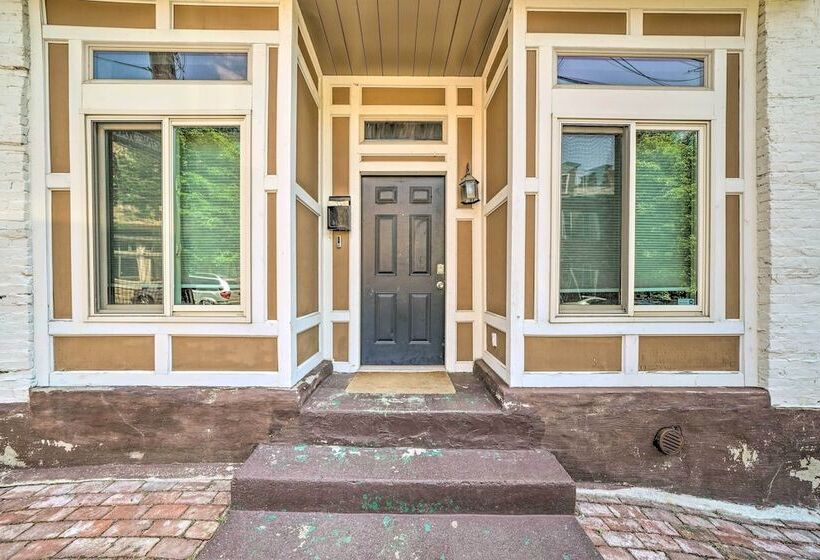 Pittsburgh Row Home: Steps To Stadiums & Dtwn!