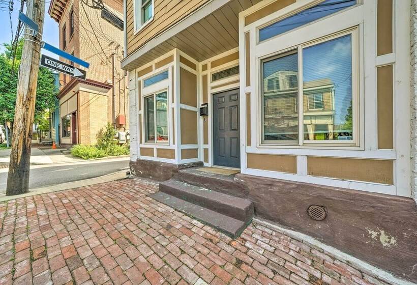 Pittsburgh Row Home: Steps To Stadiums & Dtwn!