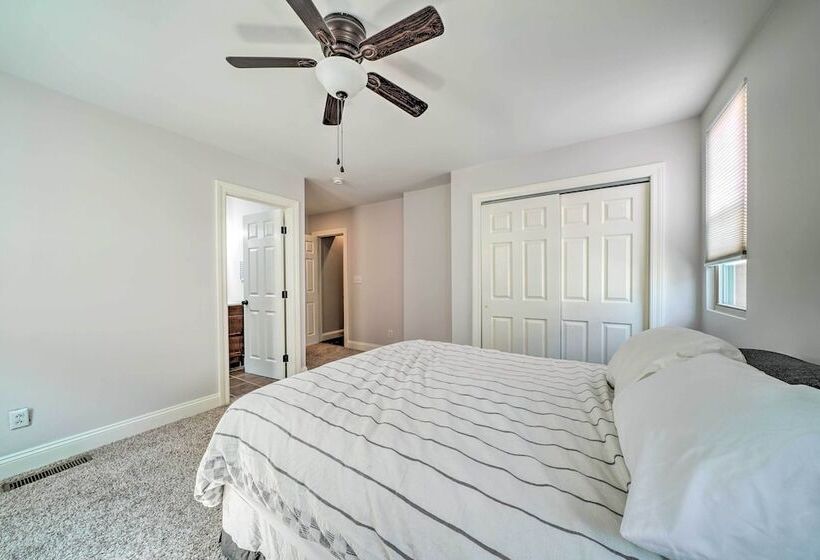 Pittsburgh Row Home: Steps To Stadiums & Dtwn!